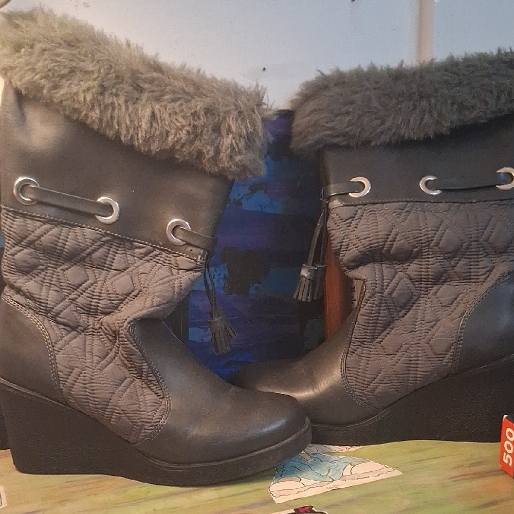 Apt. 9 Black Quilted Women's Wedge Boots
